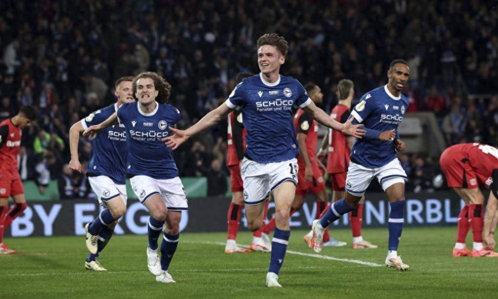 柏林赫塔客场胜出,弗赖堡难逃失利 柏林赫塔客场胜出,弗赖堡难逃失利