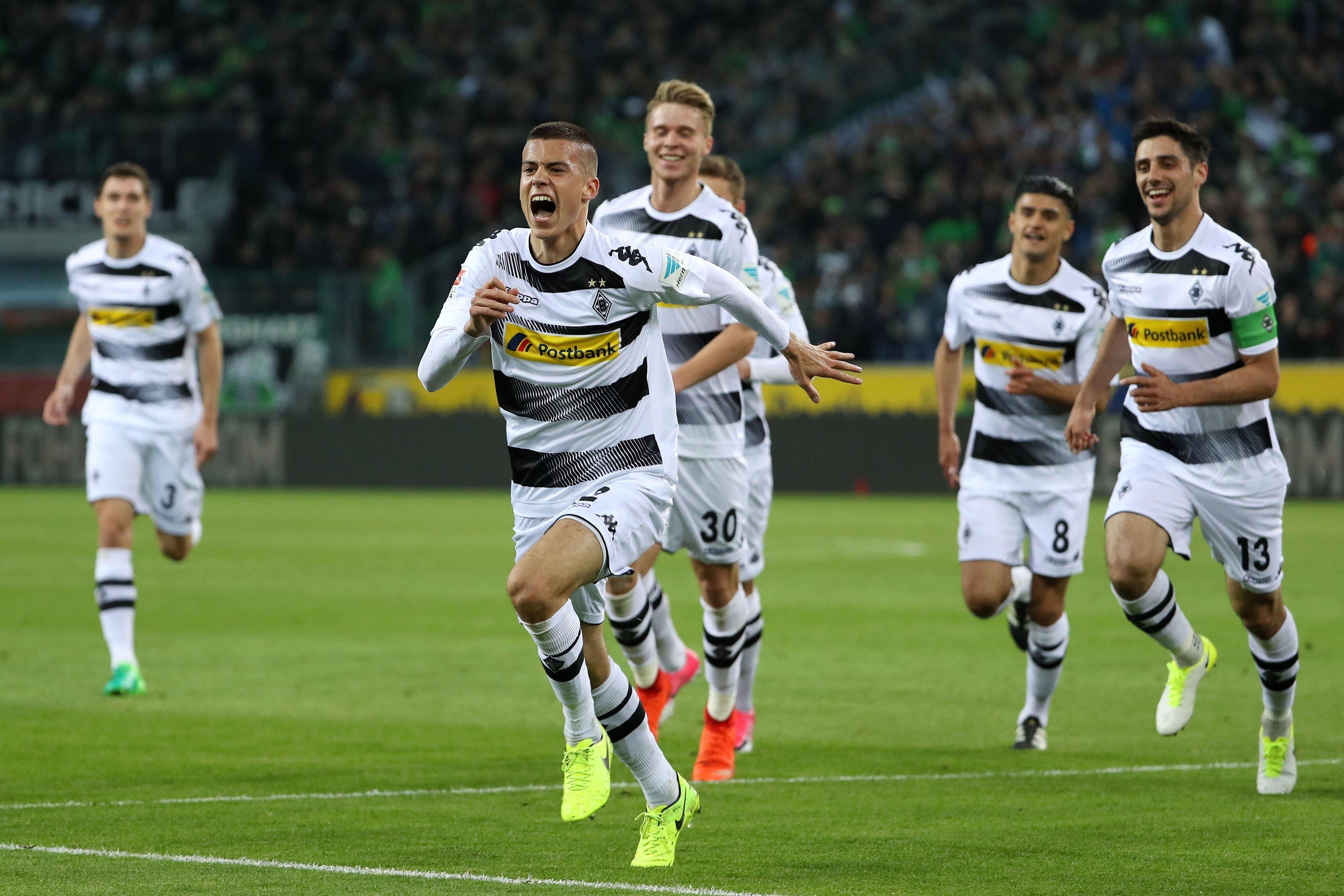 利物浦主场大胜,小组出线形势看好 利物浦主场大胜,小组出线形势看好