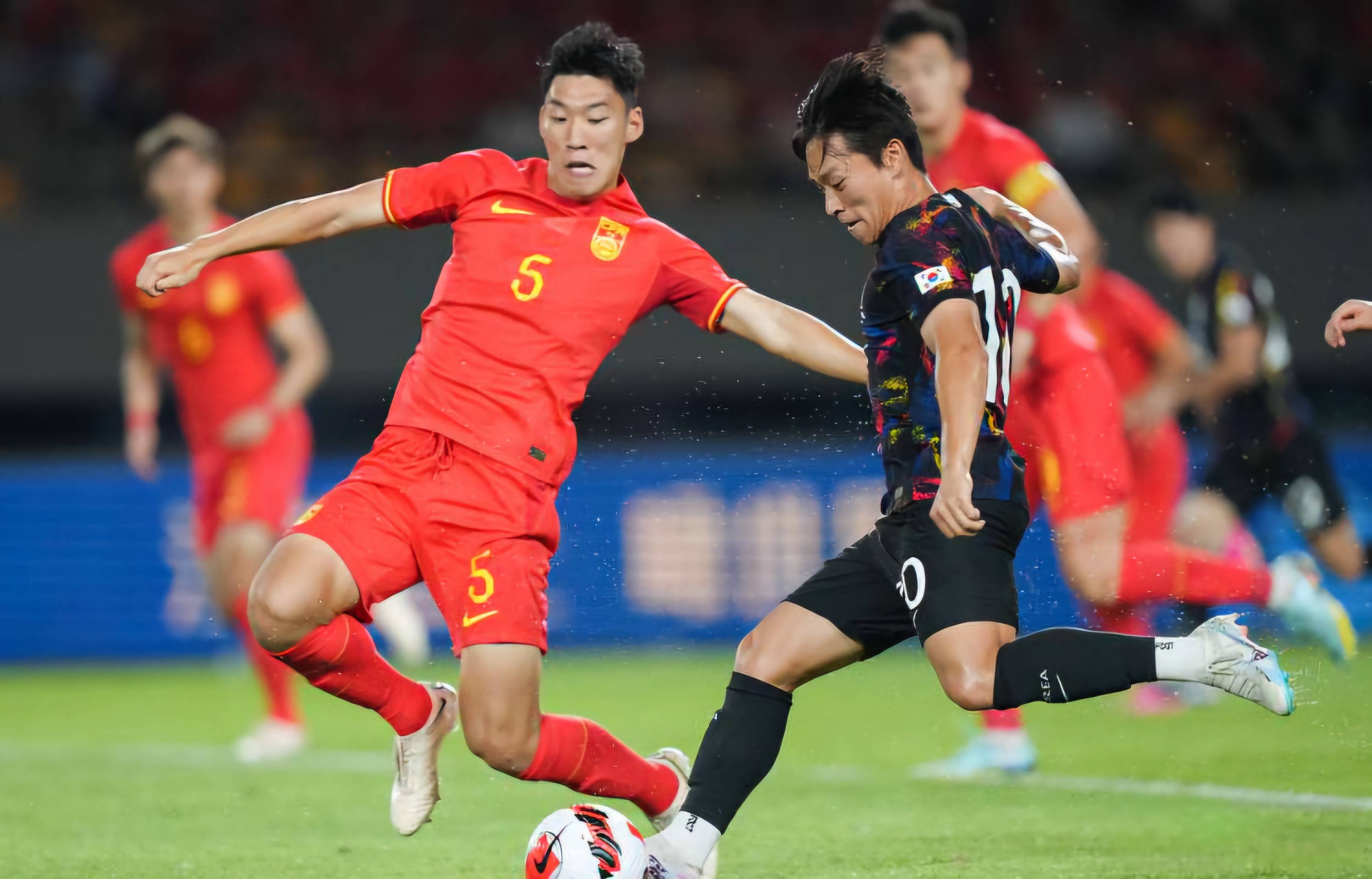 中国足球队再次获得胜利,晋级半决赛 中国足球队再次获得胜利,晋级半决赛