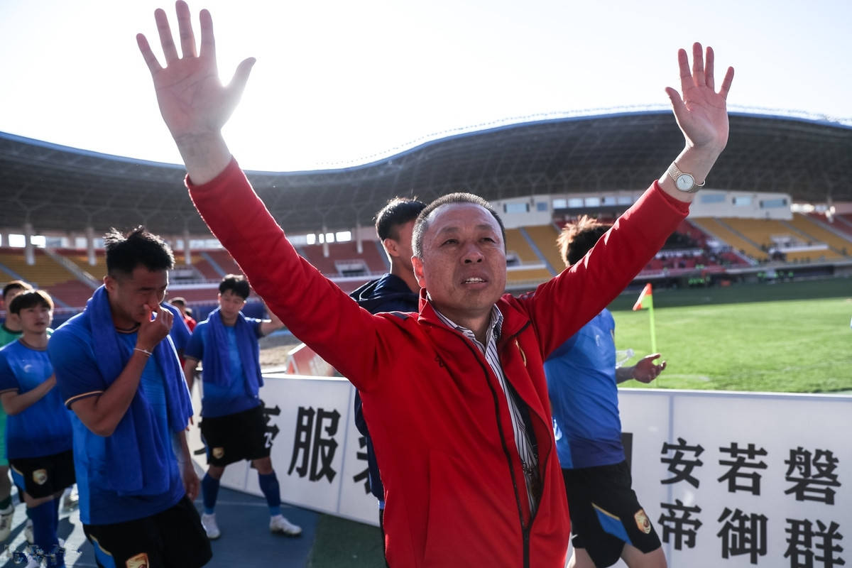 包含比赛战术精准,队伍整体表现更为出色的词条 包含比赛战术精准,队伍整体表现更为出色的词条