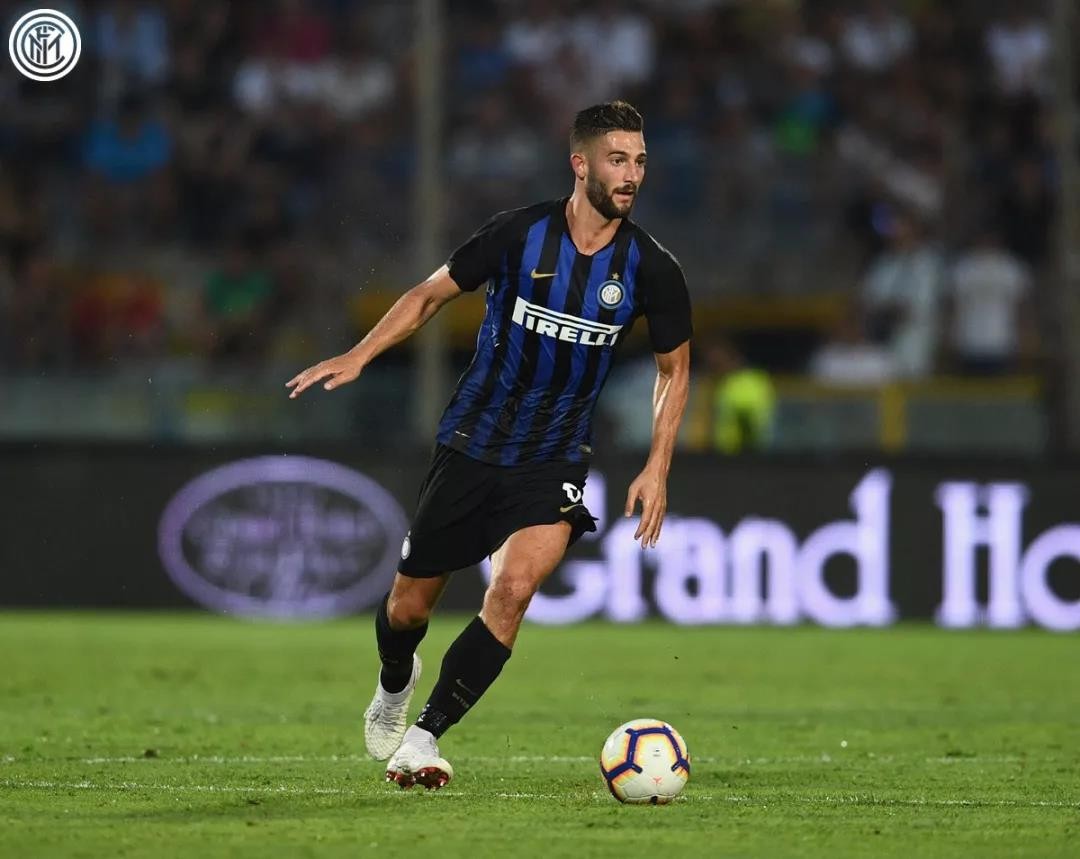 河北队后卫发挥出色,成为全场焦点 河北队后卫发挥出色,成为全场焦点