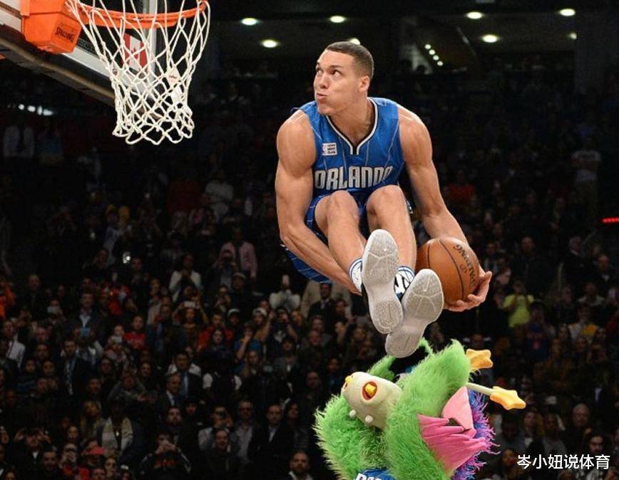 纵横交错的扣篮大赛再次展现魅力 纵横交错的扣篮大赛再次展现魅力