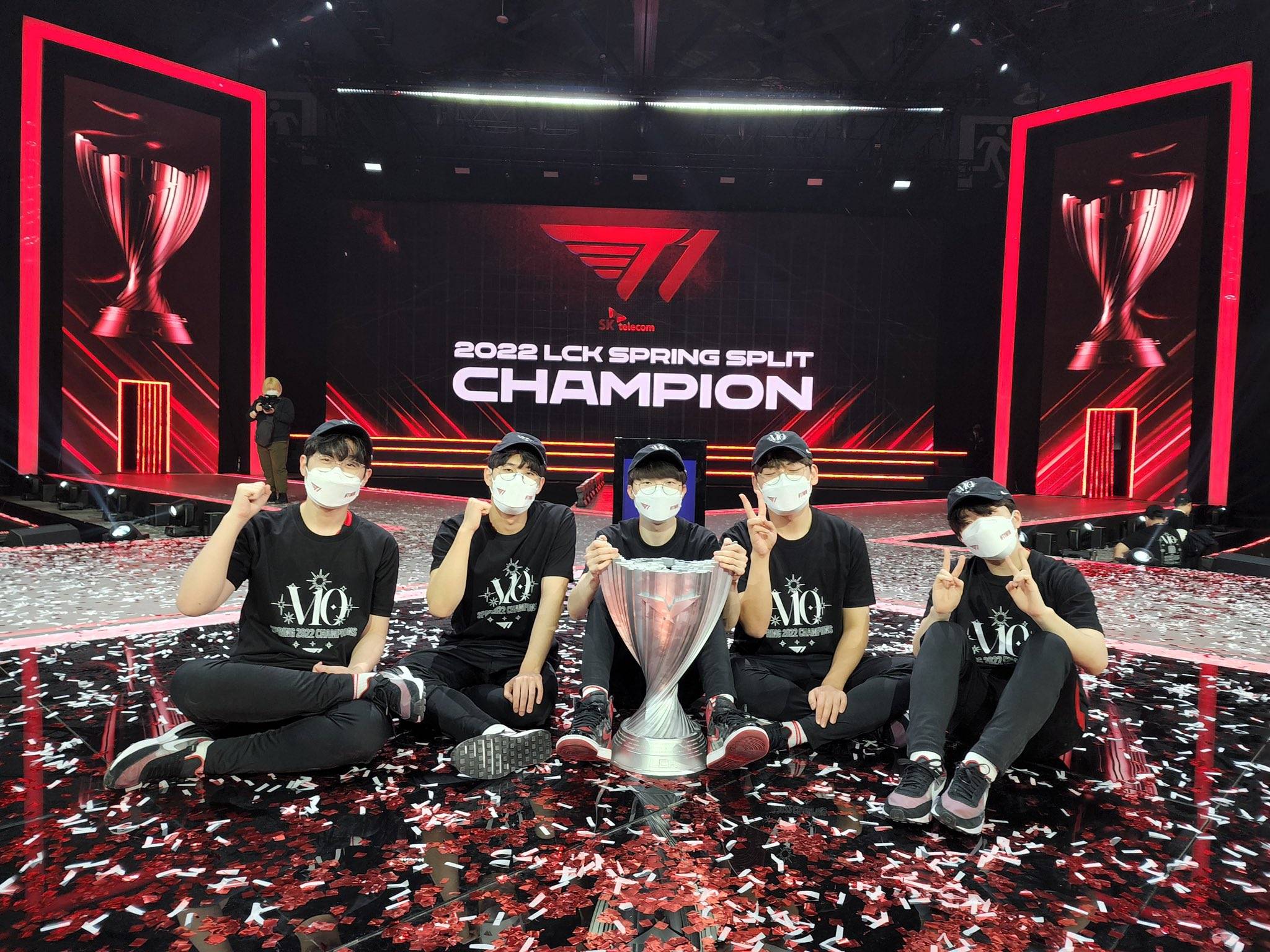 包含MAD血洗T1,Keria线上压制力十足激烈交锋全球总决赛,引爆全场热议的词条 包含MAD血洗T1,Keria线上压制力十足激烈交锋全球总决赛,引爆全场热议的词条