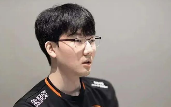 TL轻取NS,Gumayusi打出惊人五杀强强对话2025世界赛,留下经典瞬间的简单介绍 TL轻取NS,Gumayusi打出惊人五杀强强对话2025世界赛,留下经典瞬间的简单介绍