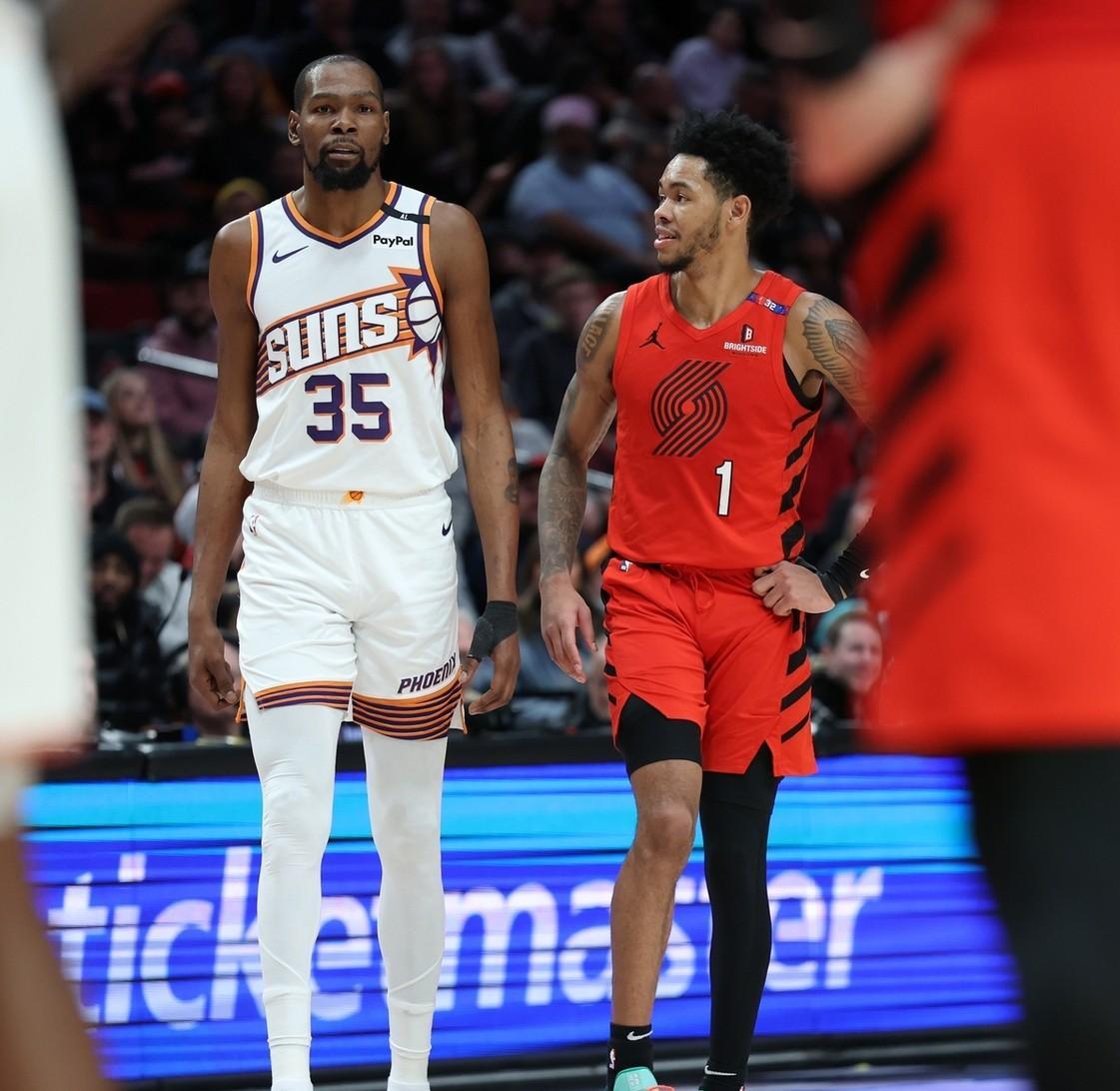 开拓者队士气高涨,成功战胜对手 开拓者队士气高涨,成功战胜对手