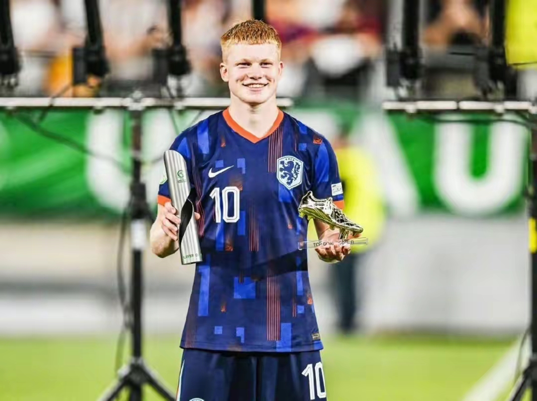 关于荷兰游泳健将领跑,蝉联冠军的信息 关于荷兰游泳健将领跑,蝉联冠军的信息