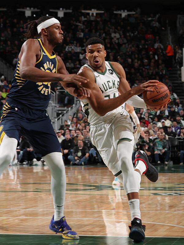 雄鹿再擒骑士,字母哥强势砍下分 雄鹿再擒骑士,字母哥强势砍下分