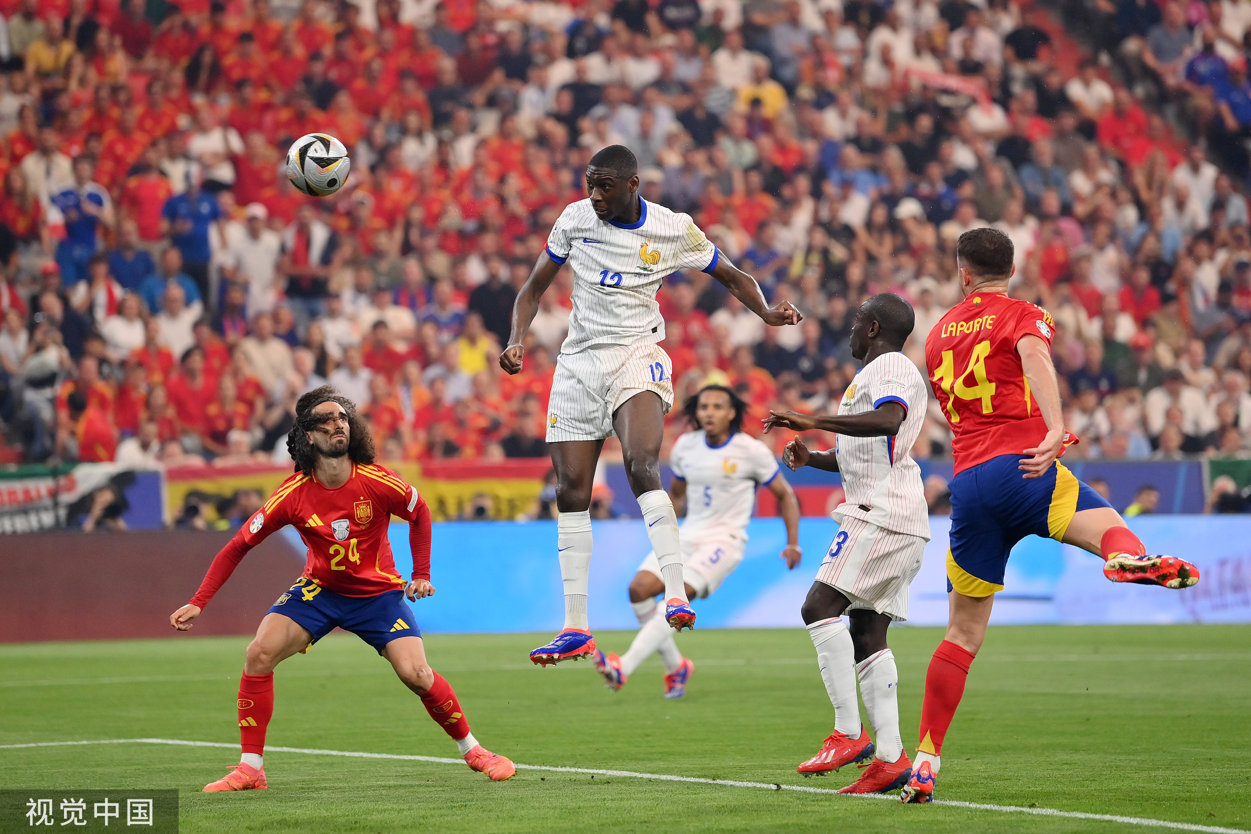 欧洲杯预选赛较量激烈,进球场面精彩纷呈 欧洲杯预选赛较量激烈,进球场面精彩纷呈