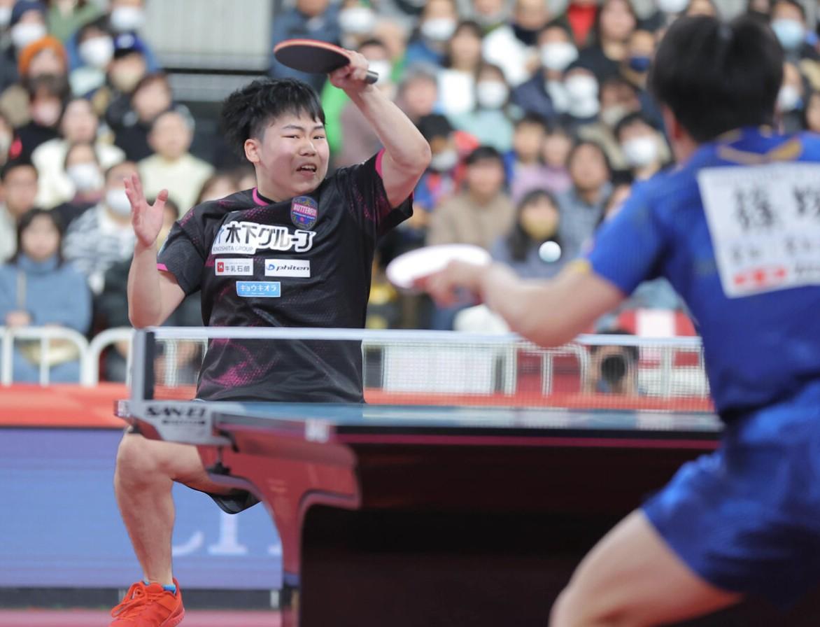 日本选手在比赛中展现出惊人的实力 日本选手在比赛中展现出惊人的实力