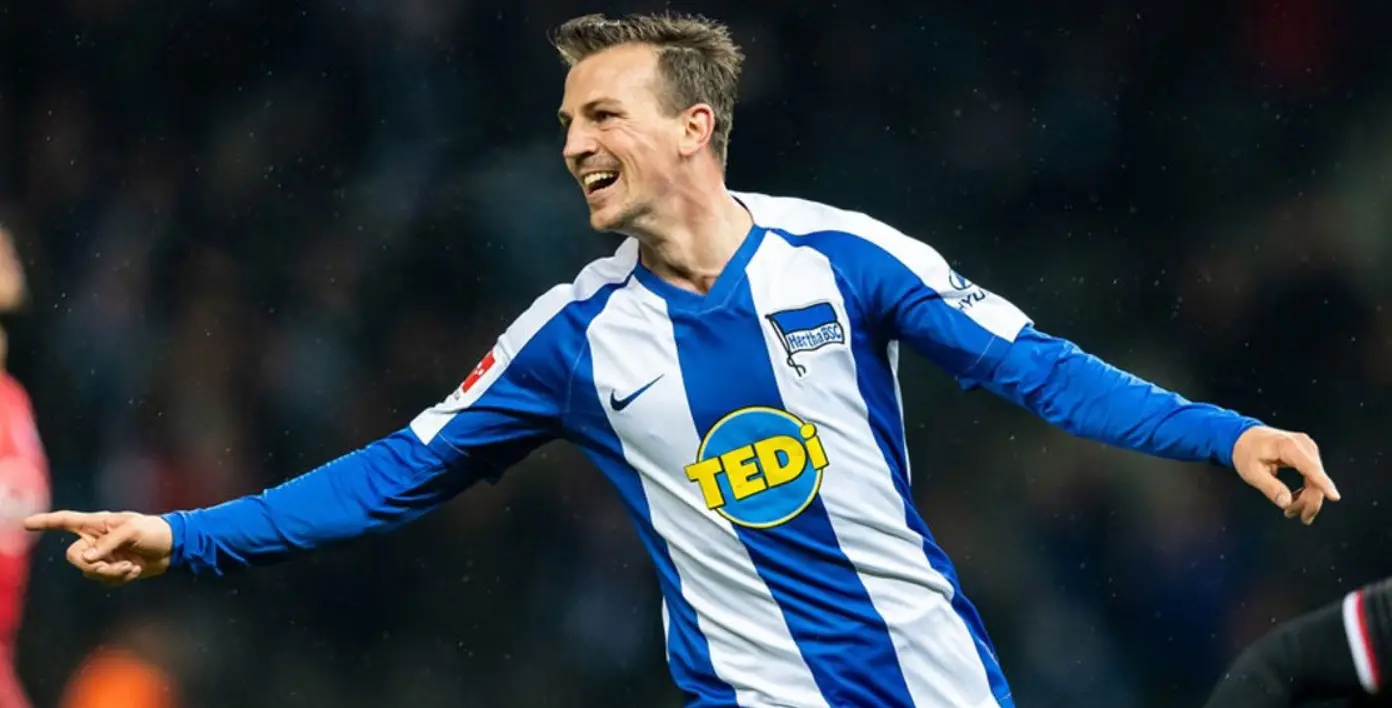 柏林赫塔豪取三分,实力抢眼 柏林赫塔豪取三分,实力抢眼