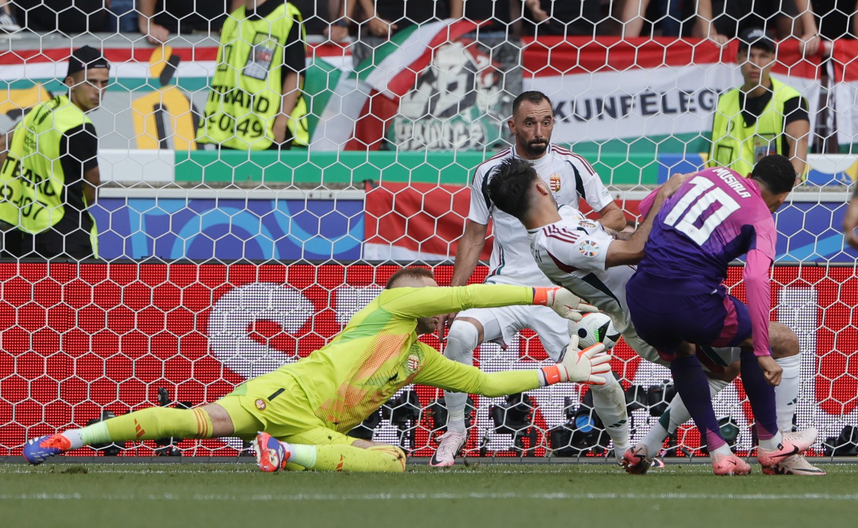 德国队完胜日本队,波尔状态火热 德国队完胜日本队,波尔状态火热