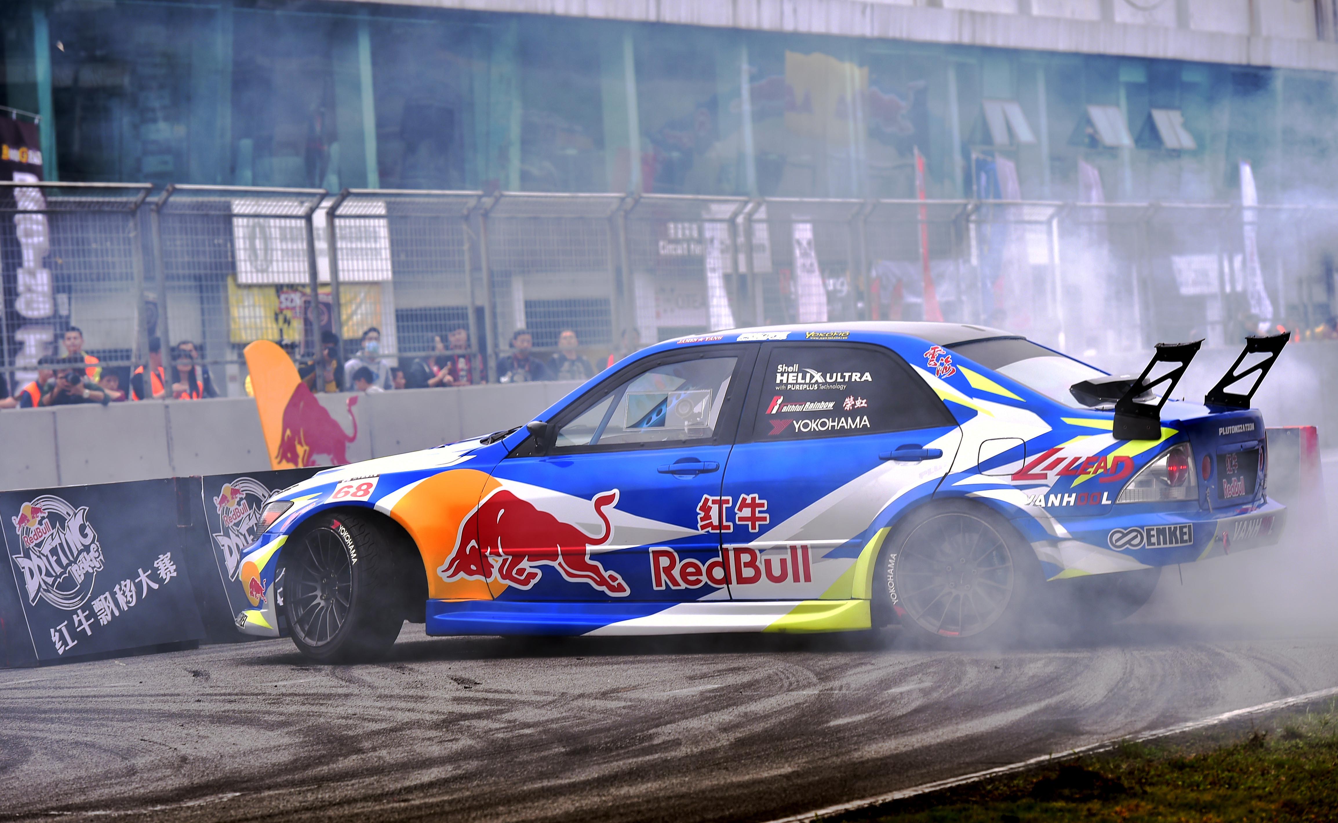 红牛二队轻取法拉利，佩雷兹点燃赛场的简单介绍