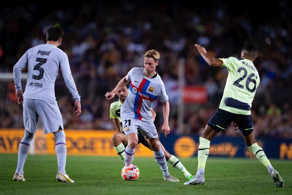 里昂完胜波兰,德容高光表现的简单介绍 里昂完胜波兰,德容高光表现的简单介绍