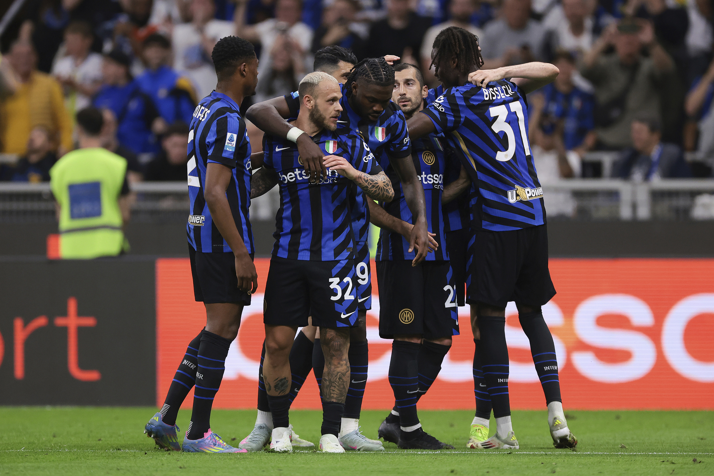 马德里竞技险胜国际米兰,阿什拉夫点燃赛场的简单介绍 马德里竞技险胜国际米兰,阿什拉夫点燃赛场的简单介绍