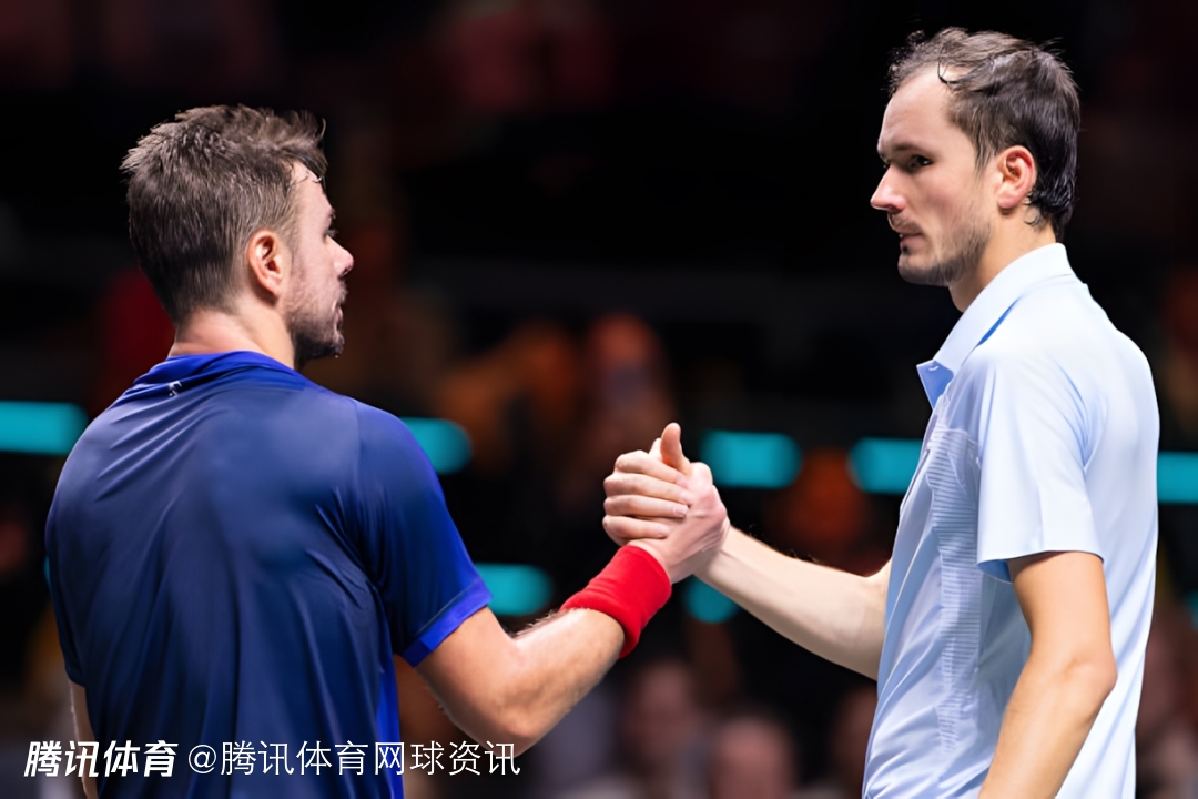 年终总决赛逆转拉沃尔杯,梅德韦杰夫统治全场 年终总决赛逆转拉沃尔杯,梅德韦杰夫统治全场