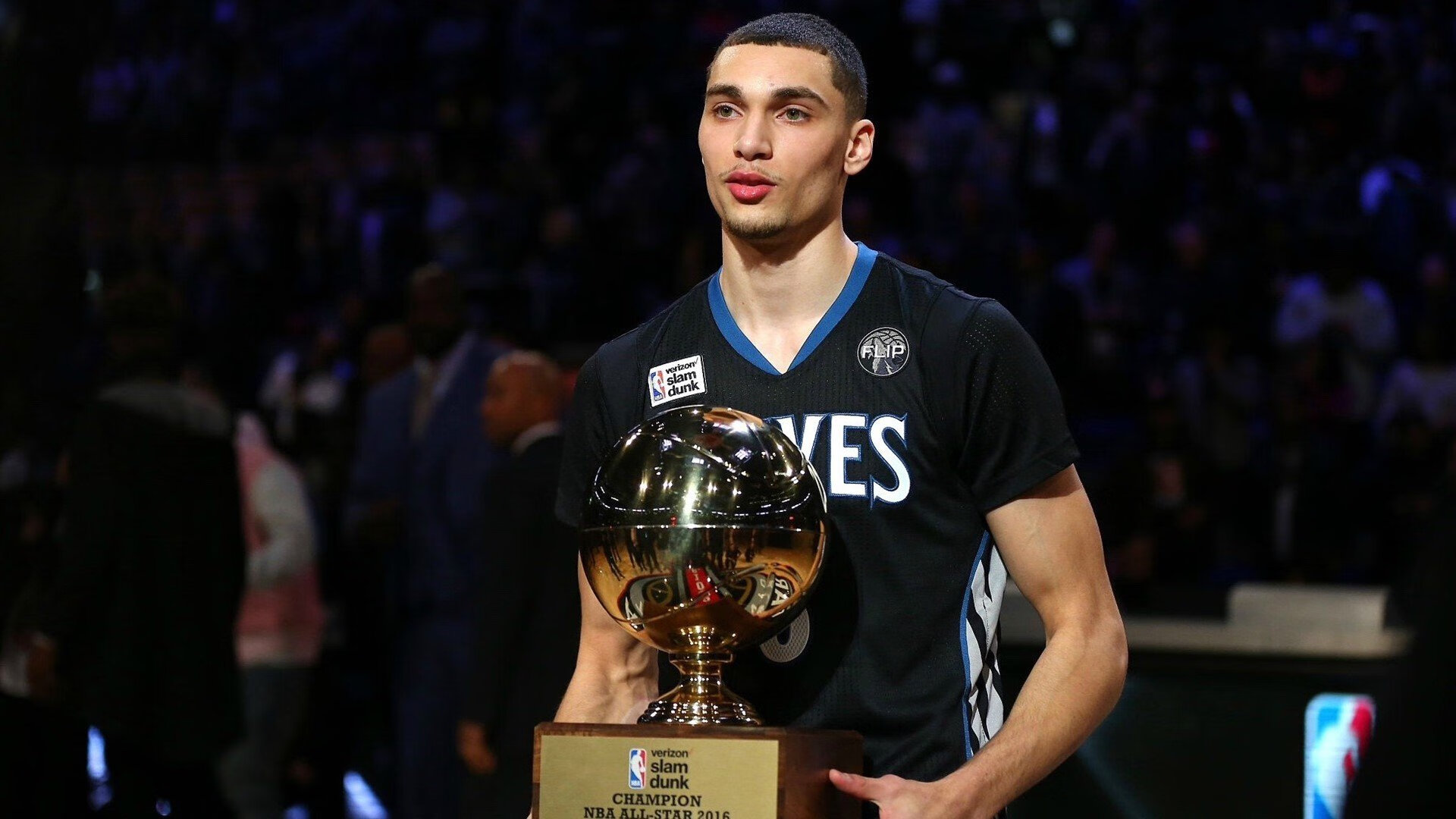 京多安导演北欧童话，芬兰冷兵器冲垮南非，一场没有硝烟的征服