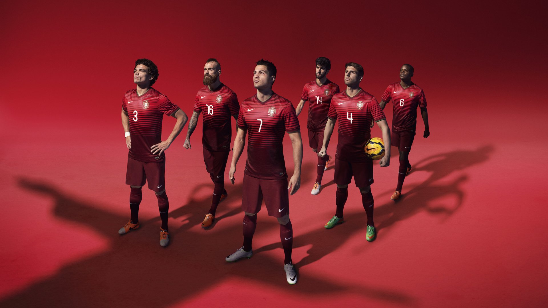 钢铁防线绞杀神锋,拜仁战术完胜,弗拉霍维奇深陷牢笼