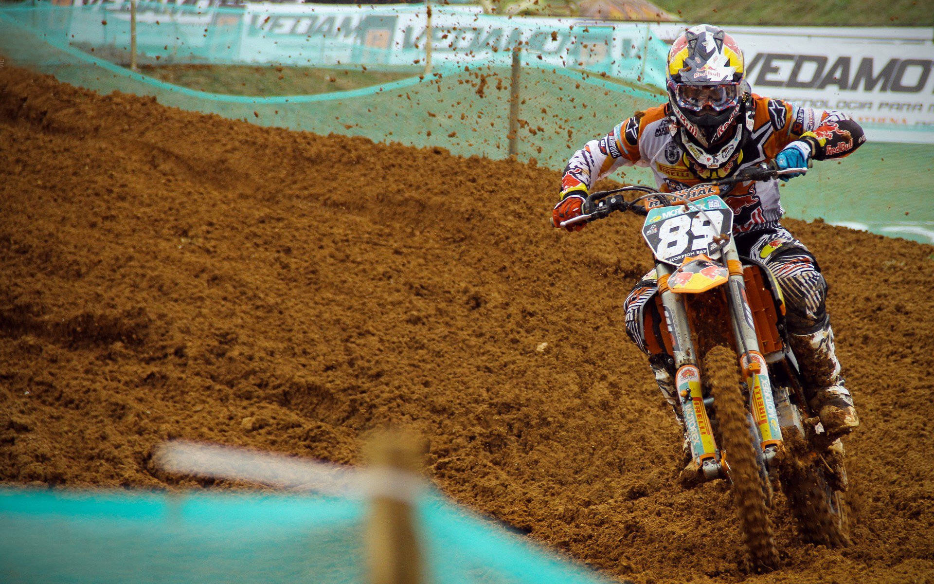 浓眉导演攻防盛宴，广东单节马刺附体定乾坤