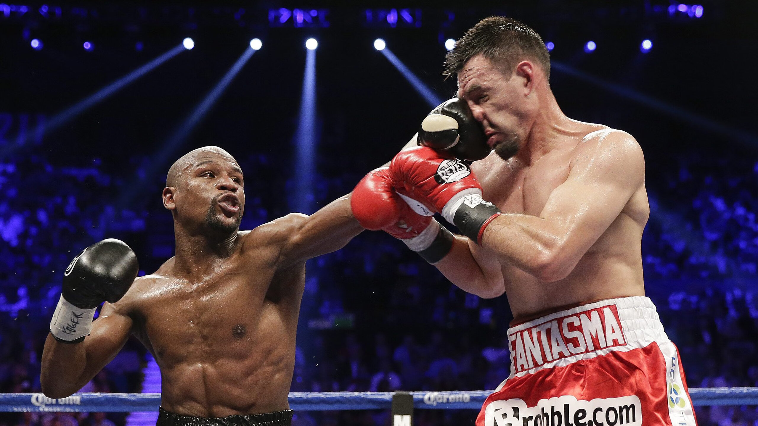 喀麦隆强势压制冰岛展团队之力，梅西关键先生显个人英雄主义